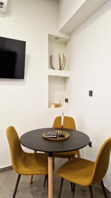 Faronita - Luxury Apt In The Heart Of Kalamáta Eksteriør bilde